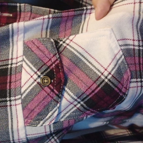 Eden & Olivia Red Plaid Knit Flannel Shacket L/S Roll Tab JrL, fleece Lined Back - Picture 8 of 11